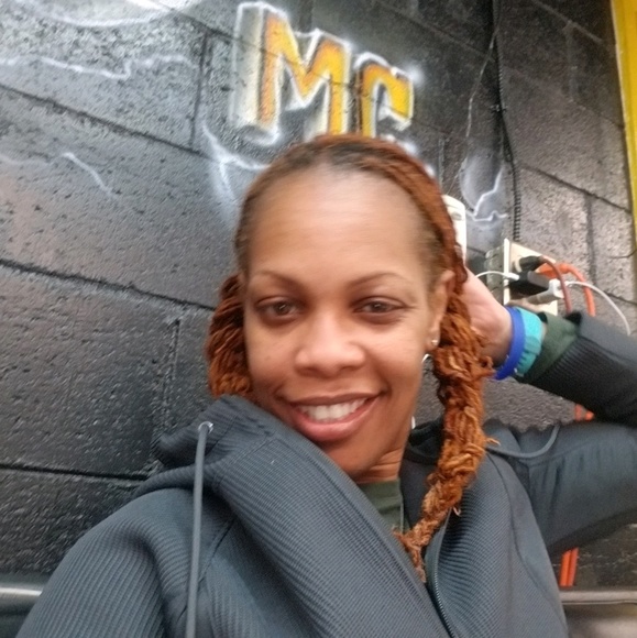 Meet your Posher, Jacqueline - Picture 1 of 1